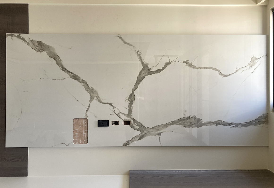鼎銓建設電視牆成品-石雕灰-正面 鼎銓建設電視牆成品-石雕灰-正面