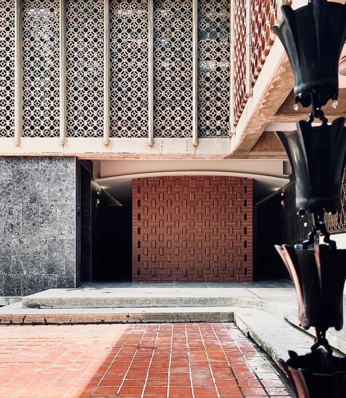 東海大學化學系-莎夏系列黑色 (6) 東海大學化學系-莎夏系列黑色 (6)