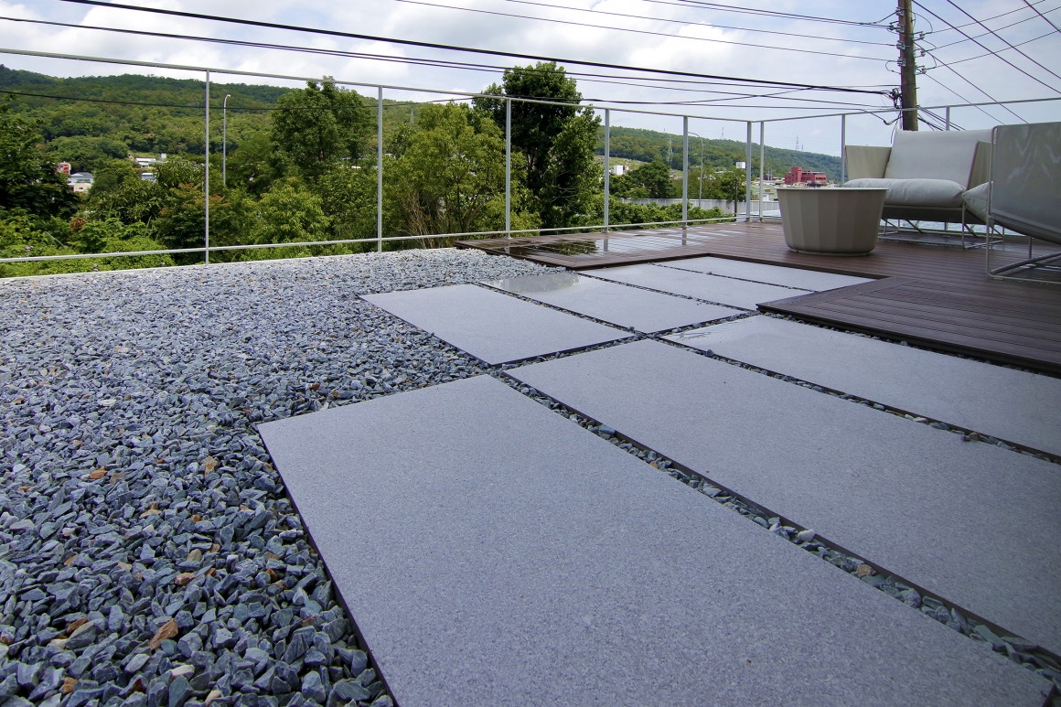 厚磚-亞麻色-ITEX1302-60120-陽台-01 瑪摩麗磁-厚磚-亞麻色-ITEX1302-60120-陽台-01