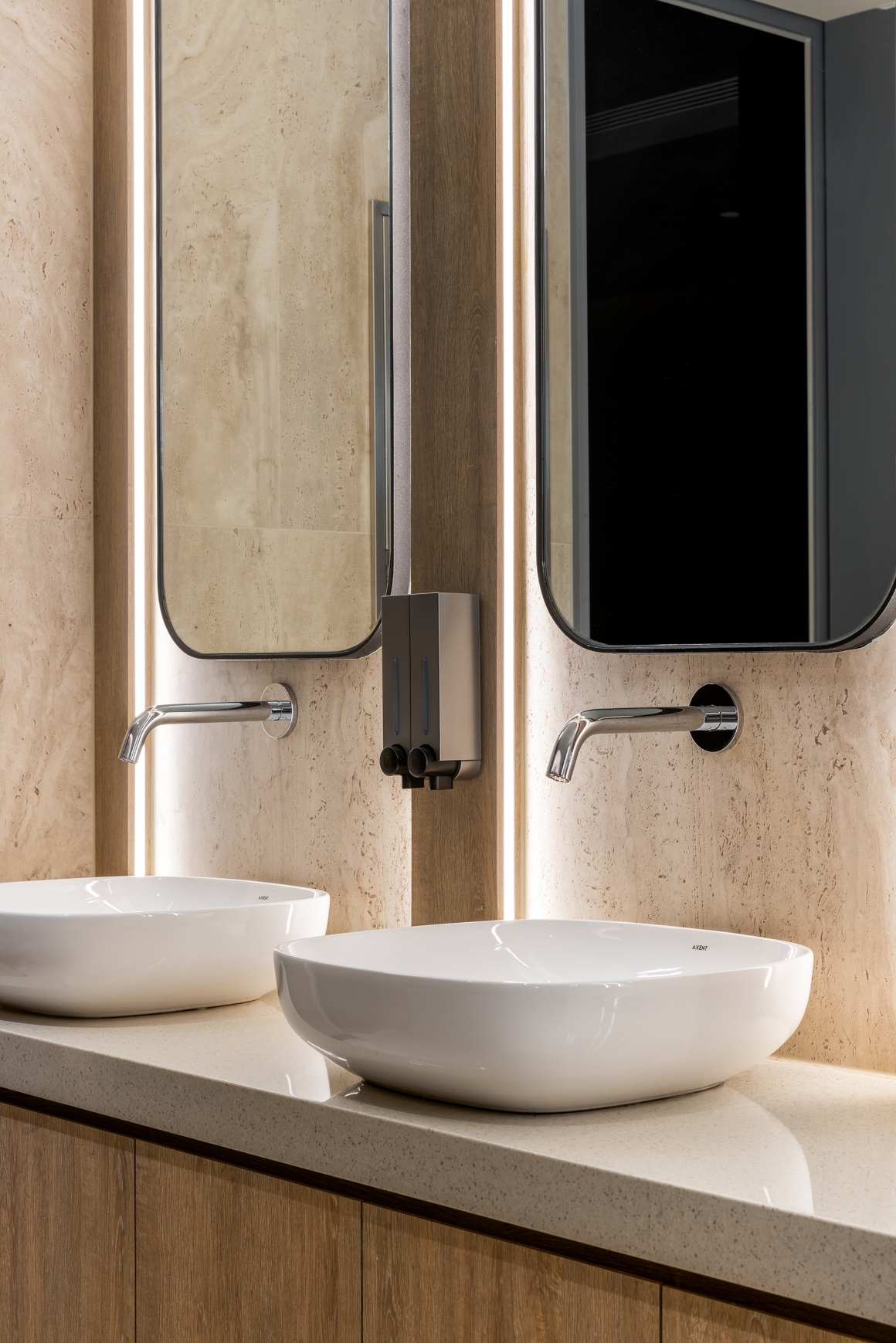 羅馬洞石-商空 羅馬洞石-商空