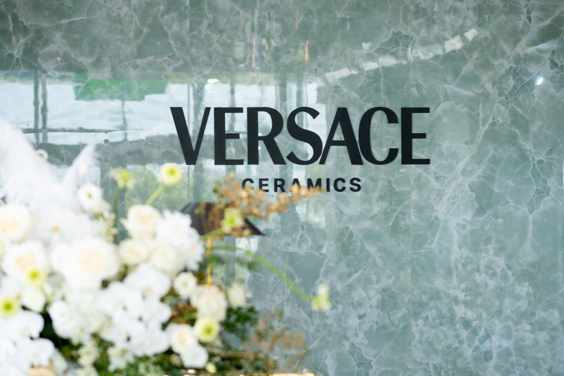 台灣瑪摩為VERSACE CERAMICS在台獨家總代理