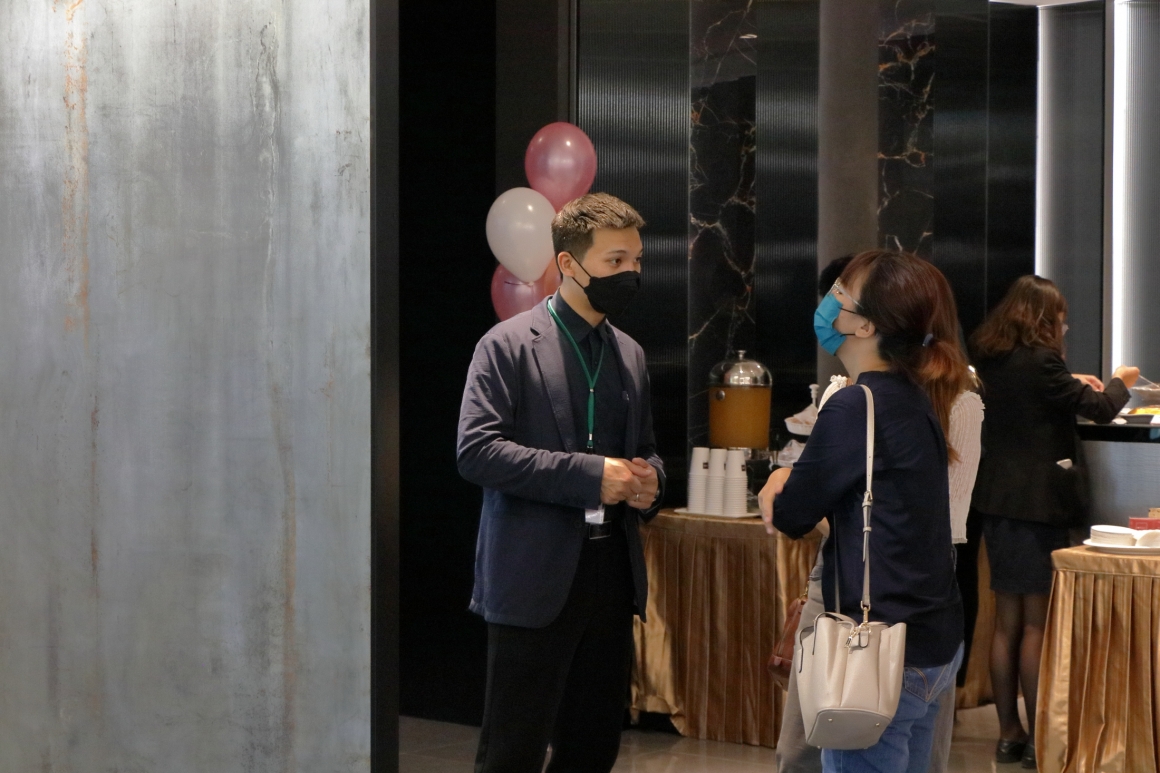 瑪摩麗磁展場介紹(2) 瑪摩麗磁展場介紹(2)